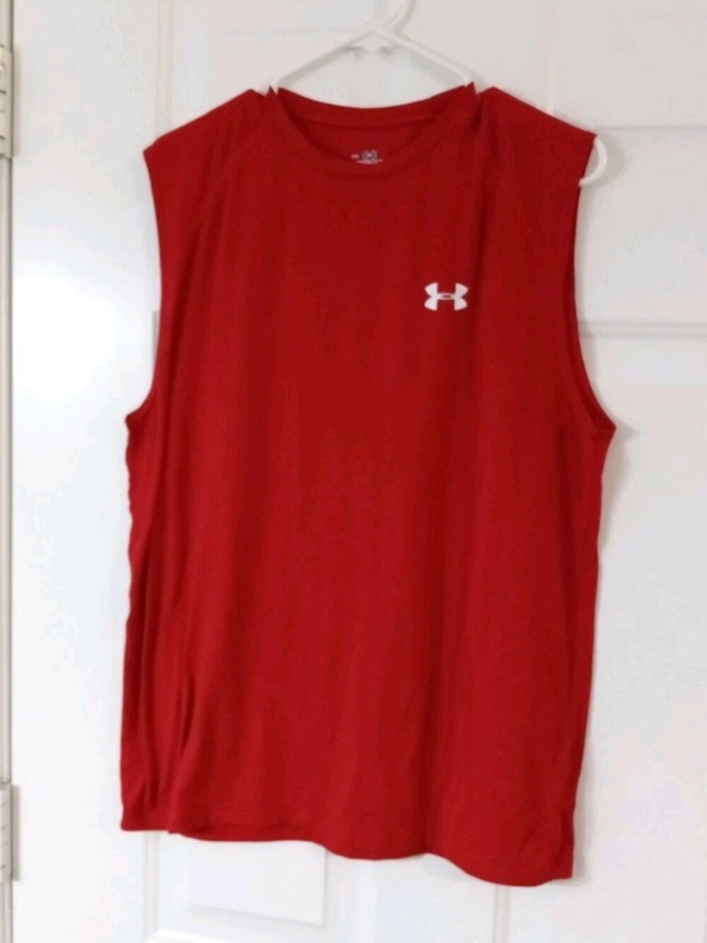 Under Armour Men's Medium HeatGear Sleeveless T-shirt Red